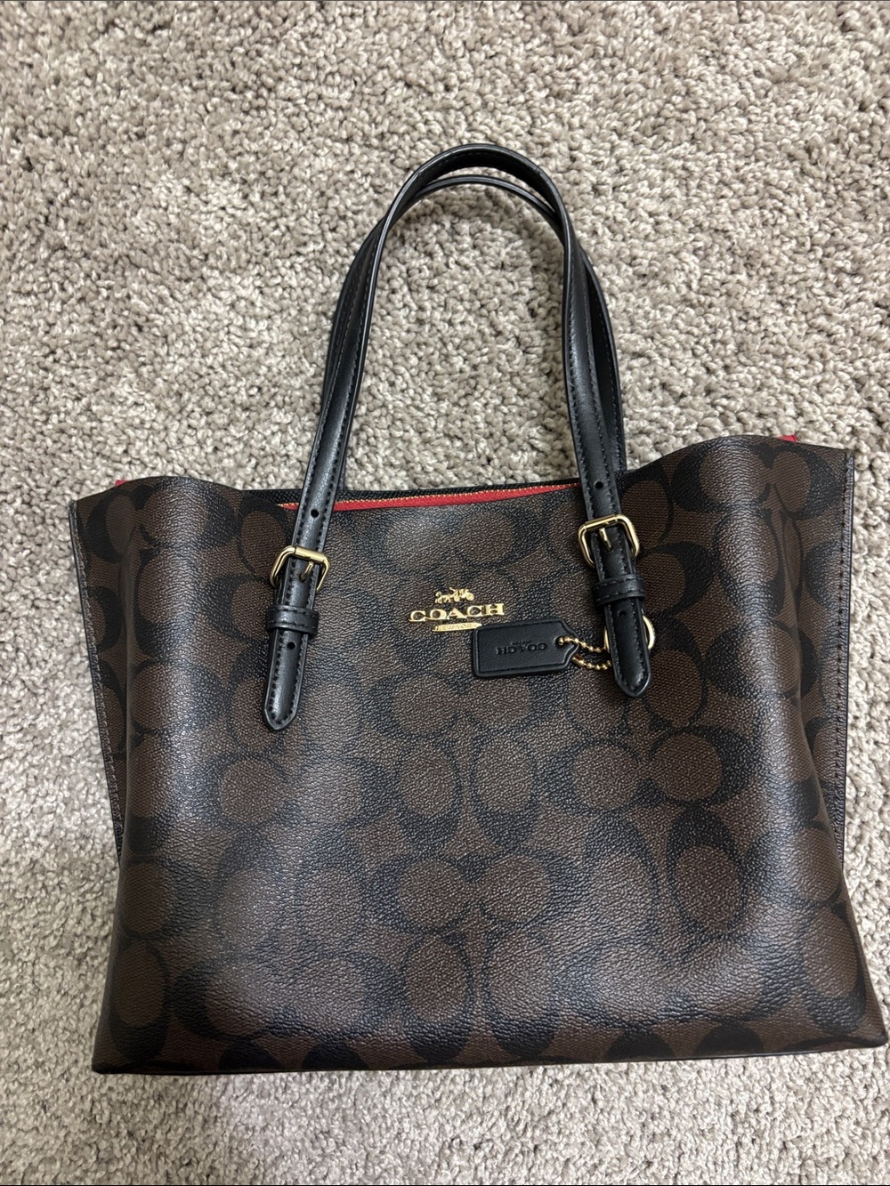 NWOT!! Mollie Tote Bag 25 In Signature Canvas NWOT
#ChristmasEdition